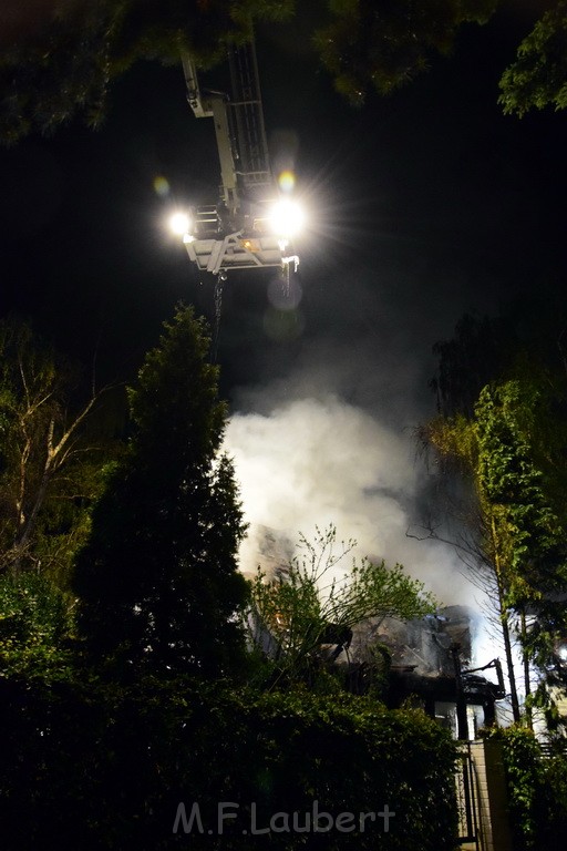 Grossfeuer Einfamilienhaus Siegburg Muehlengrabenstr P0123.JPG - Miklos Laubert